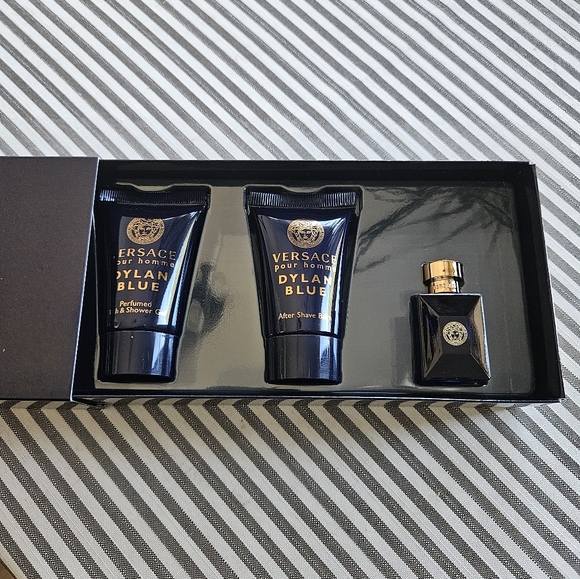 Versace - Picture 3 of 6